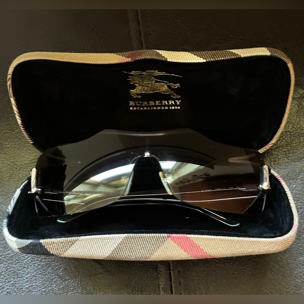 Burberry sunglasses for women with original case